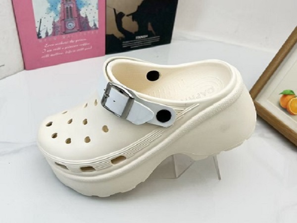 EVA CLOGS